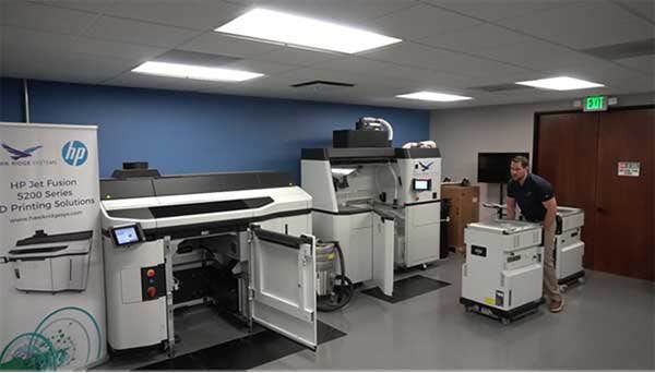 HP MJF 5200是当今市场上常见的生产印刷系统。
